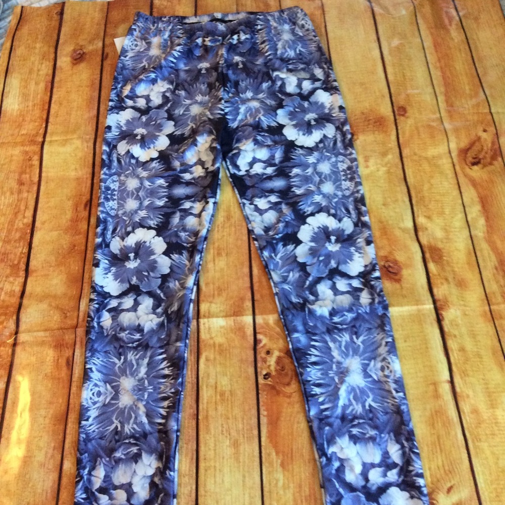 NWT Lotus Athletic Leggings Flower Print Sz L #143